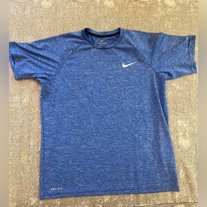 Nike Tennis Dri-Fit Training T-shirt with UPF-40+ sun protection, MENS MEDIUM